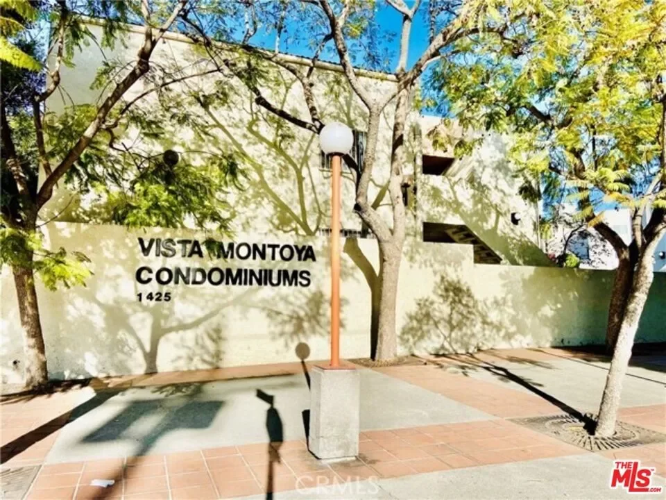 2BR Condo for Sale in Los Angeles, CA