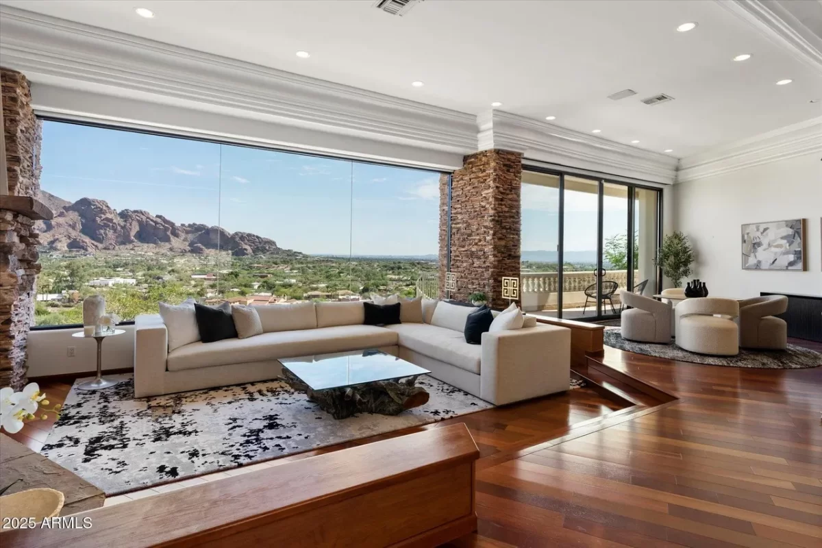 6BR House for Sale in Paradise Valley, AZ
