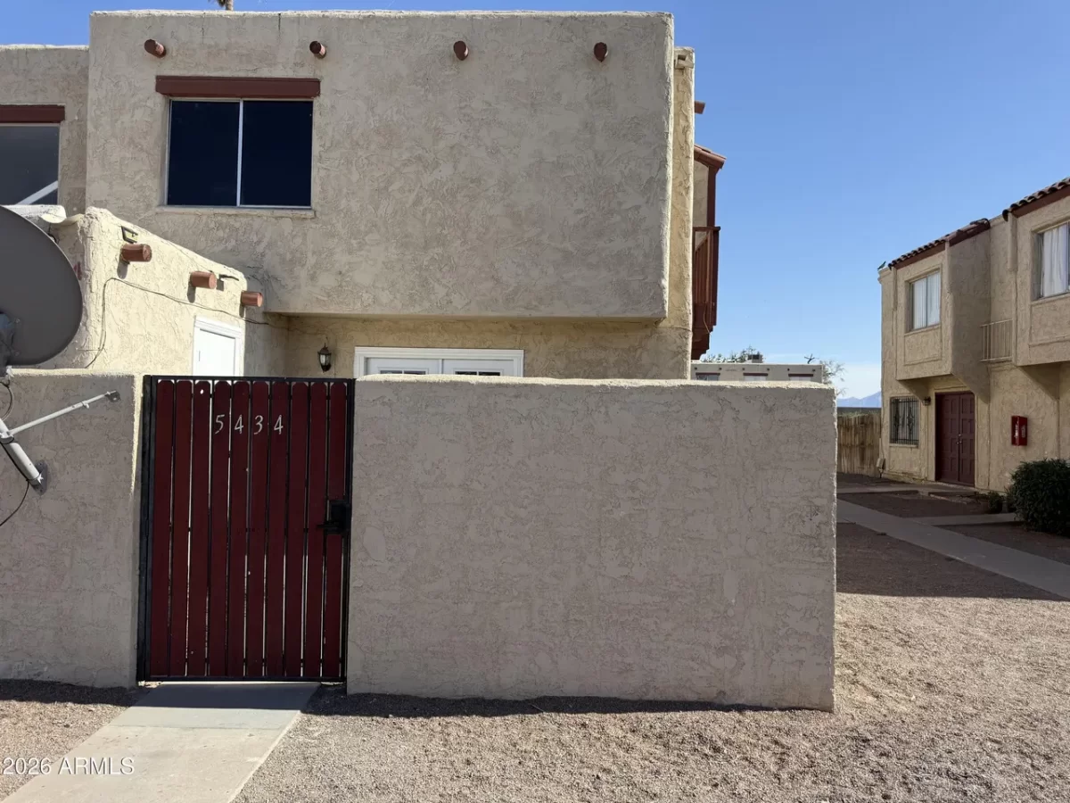 3BR Townhouse for Sale in Phoenix, AZ