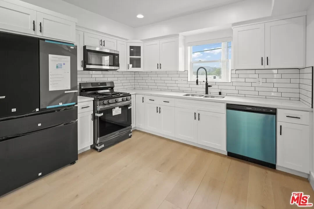 4BR Townhouse for Rent in Los Angeles, CA