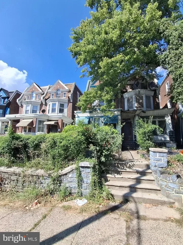 6BR Townhouse for Sale in Philadelphia, PA