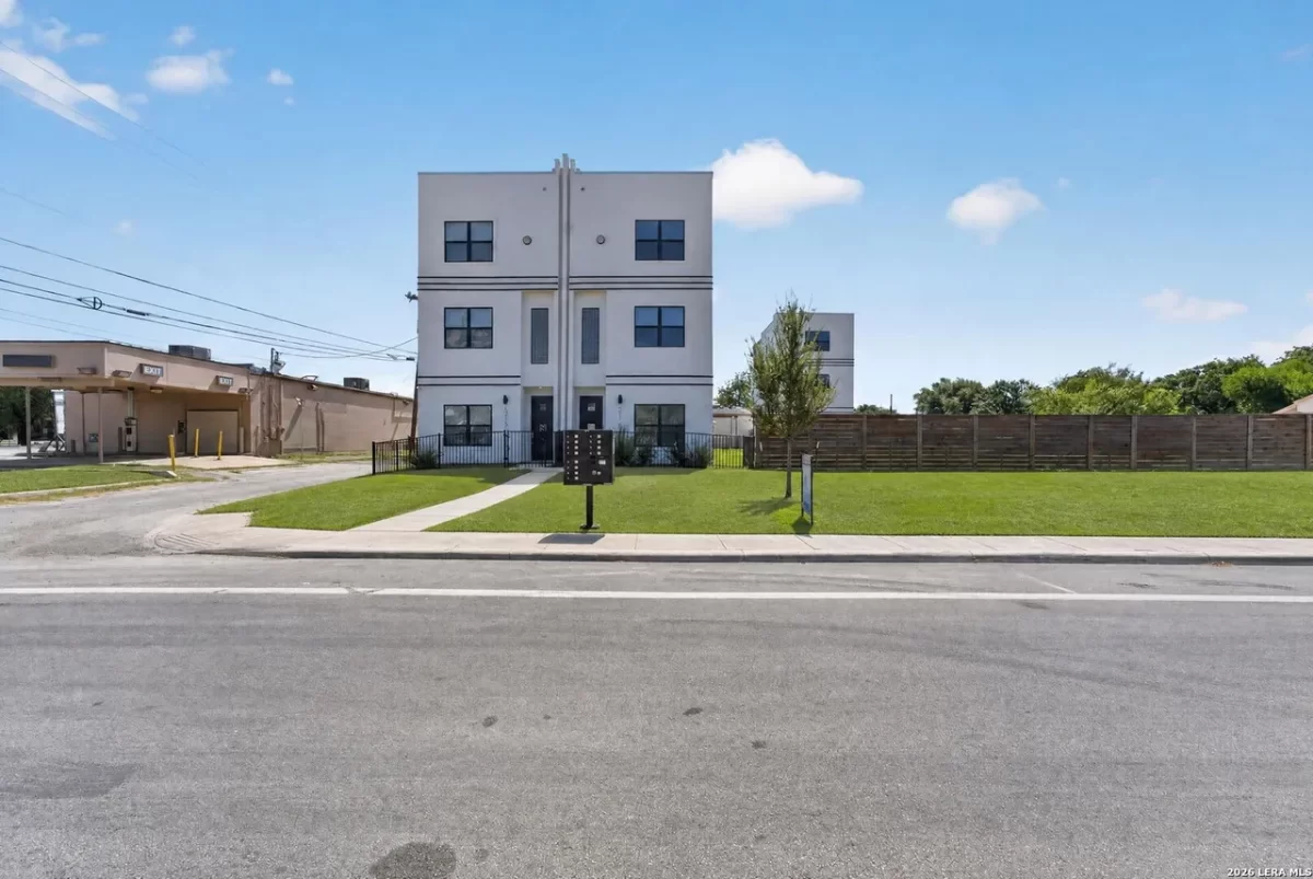 2BR House for Sale in San Antonio, TX