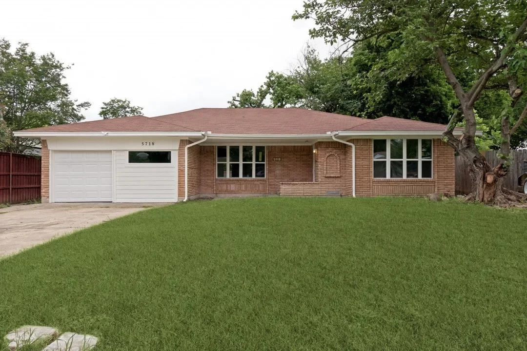 4BR House for Sale in Dallas, TX