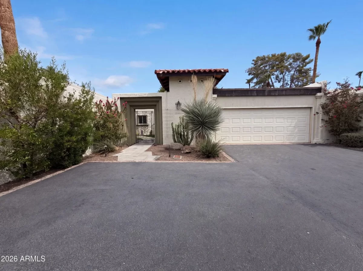 2BR Townhouse for Sale in Phoenix, AZ