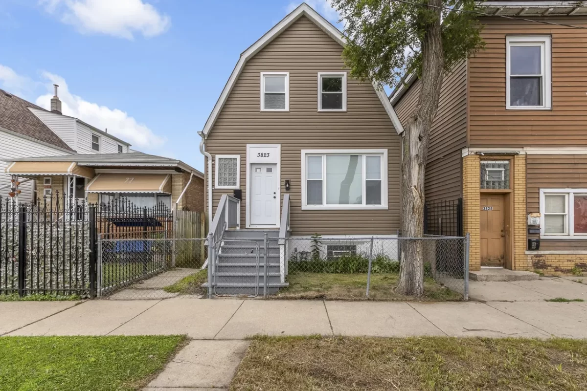 3BR House for Sale in Chicago, IL