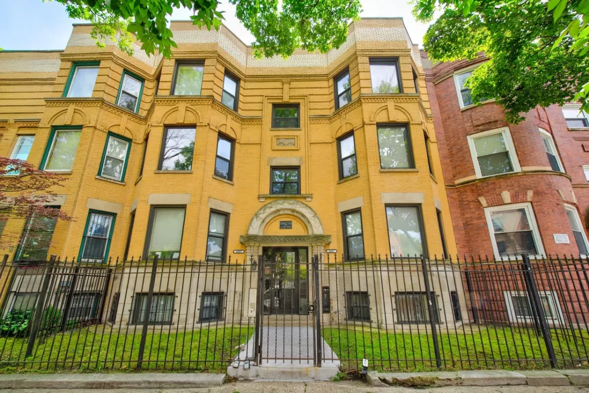2BR Condo for Sale in Chicago, IL