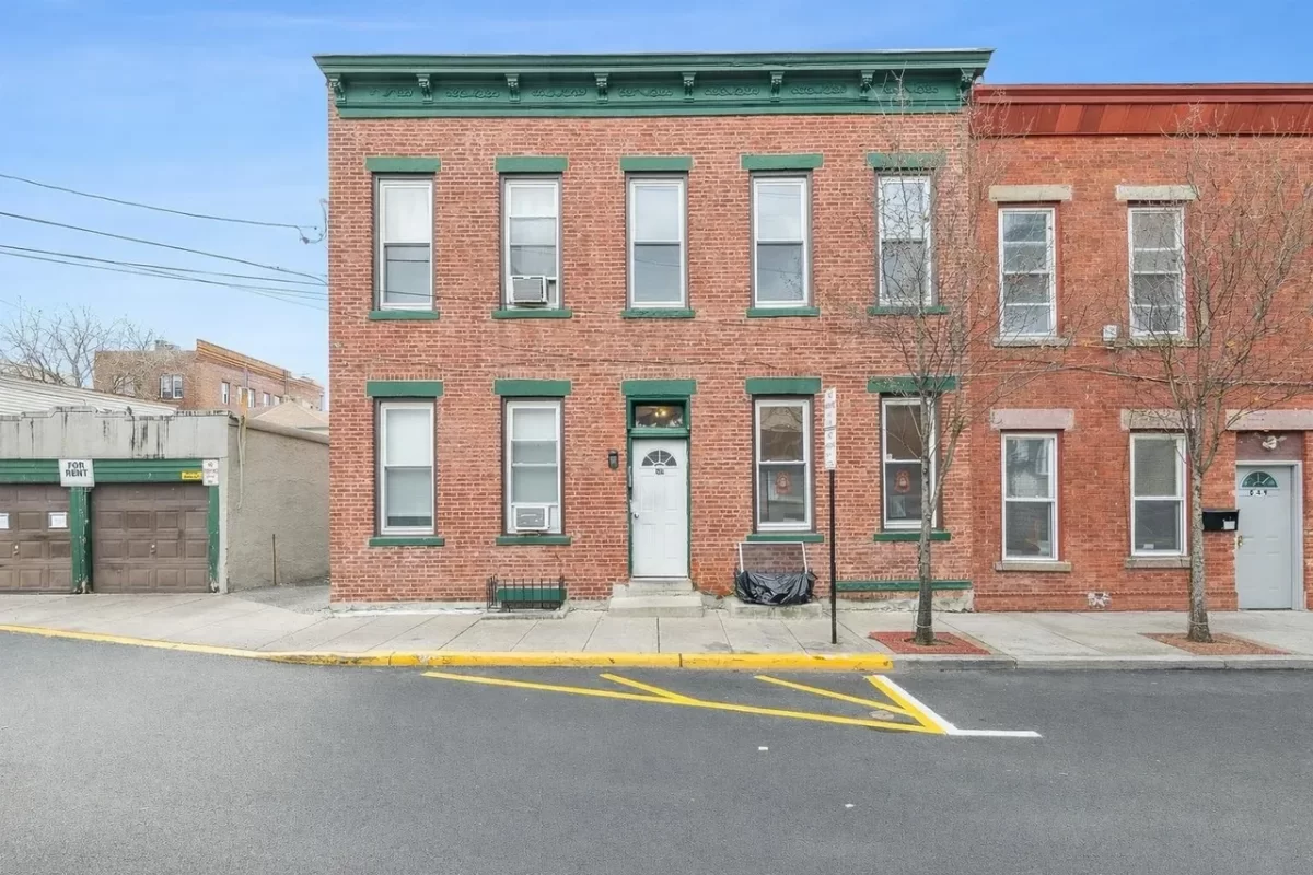 4BR Multi-Family for Sale in Union City, NJ