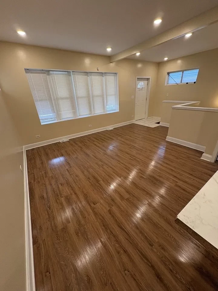 5BR House for Sale in Chicago, IL