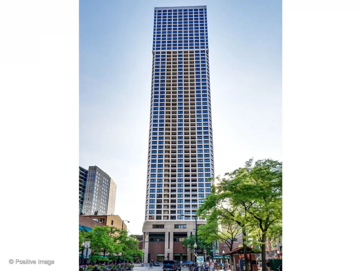 Condo for Rent in Chicago, IL