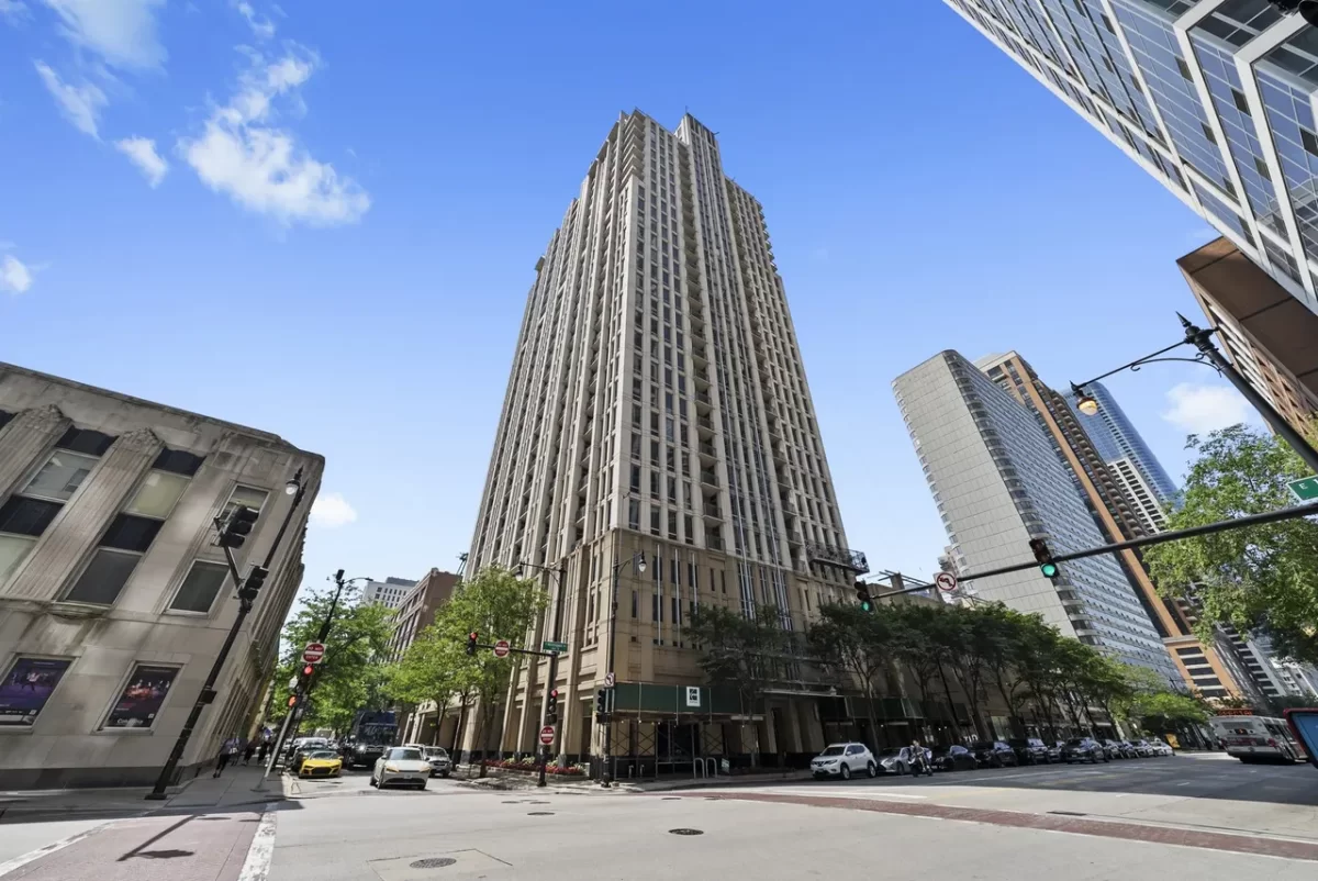 4BR Condo for Sale in Chicago, IL
