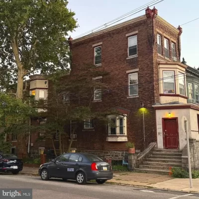 5BR Townhouse for Sale in Philadelphia, PA