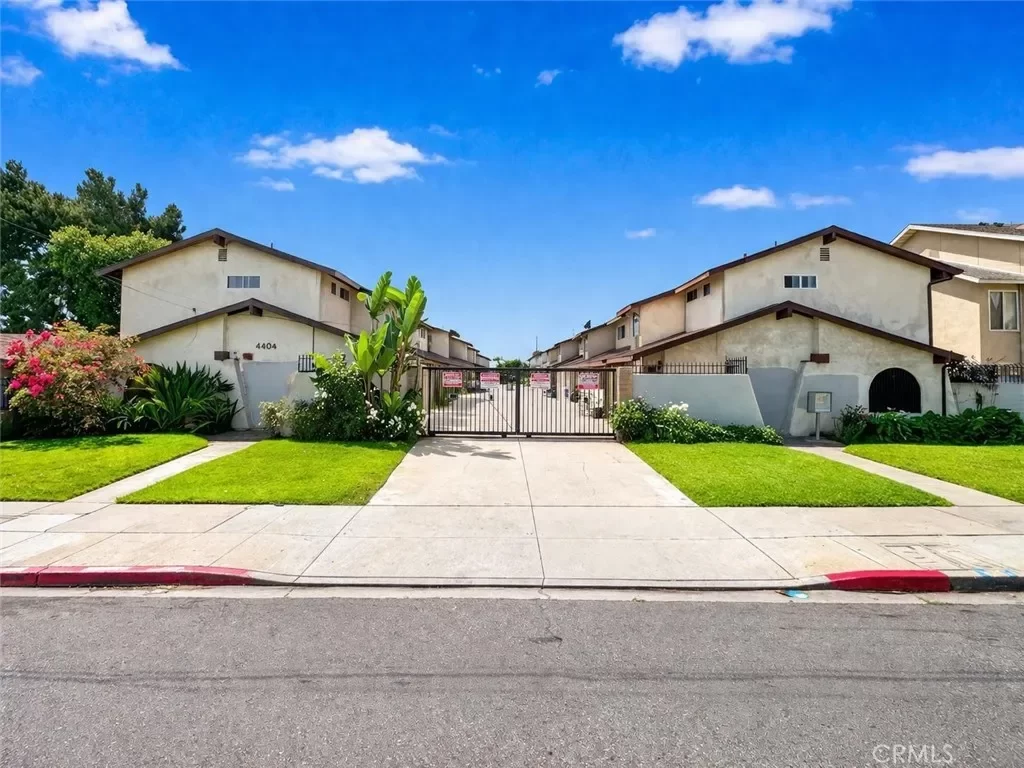 3BR Condo for Sale in Cudahy, CA