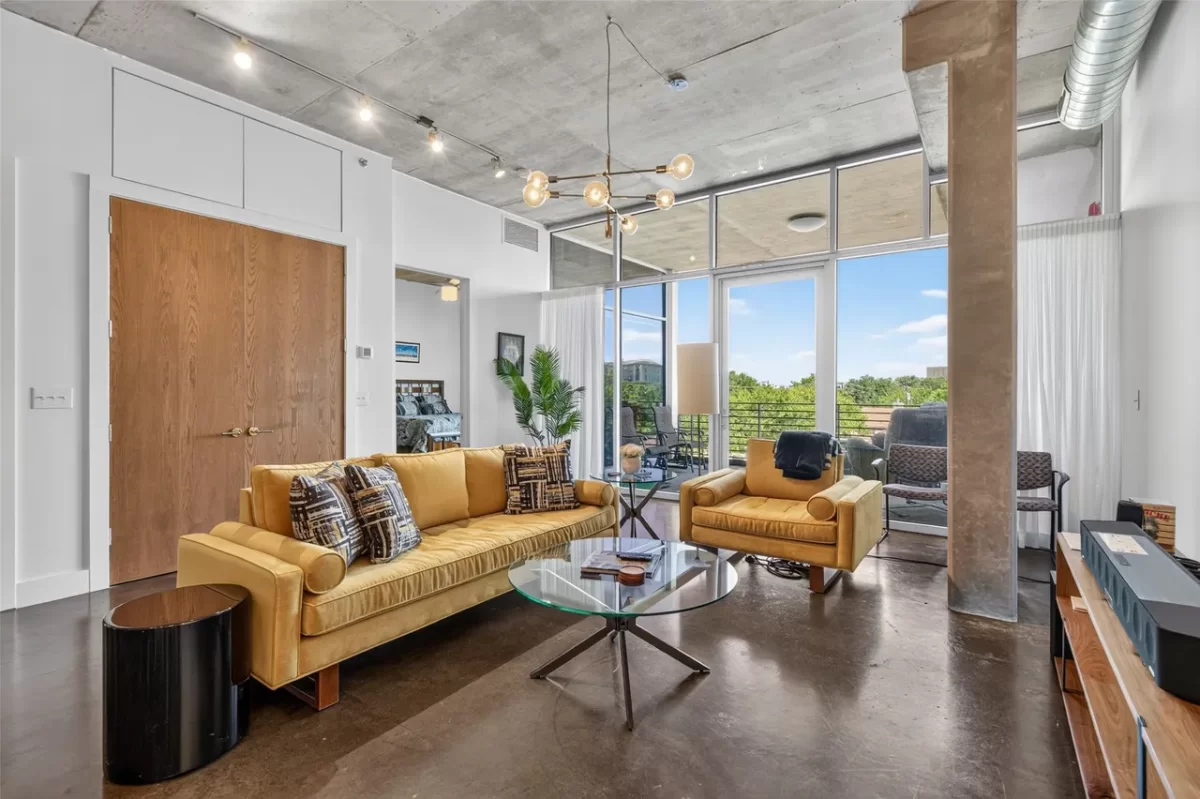 2BR Condo for Sale in Dallas, TX