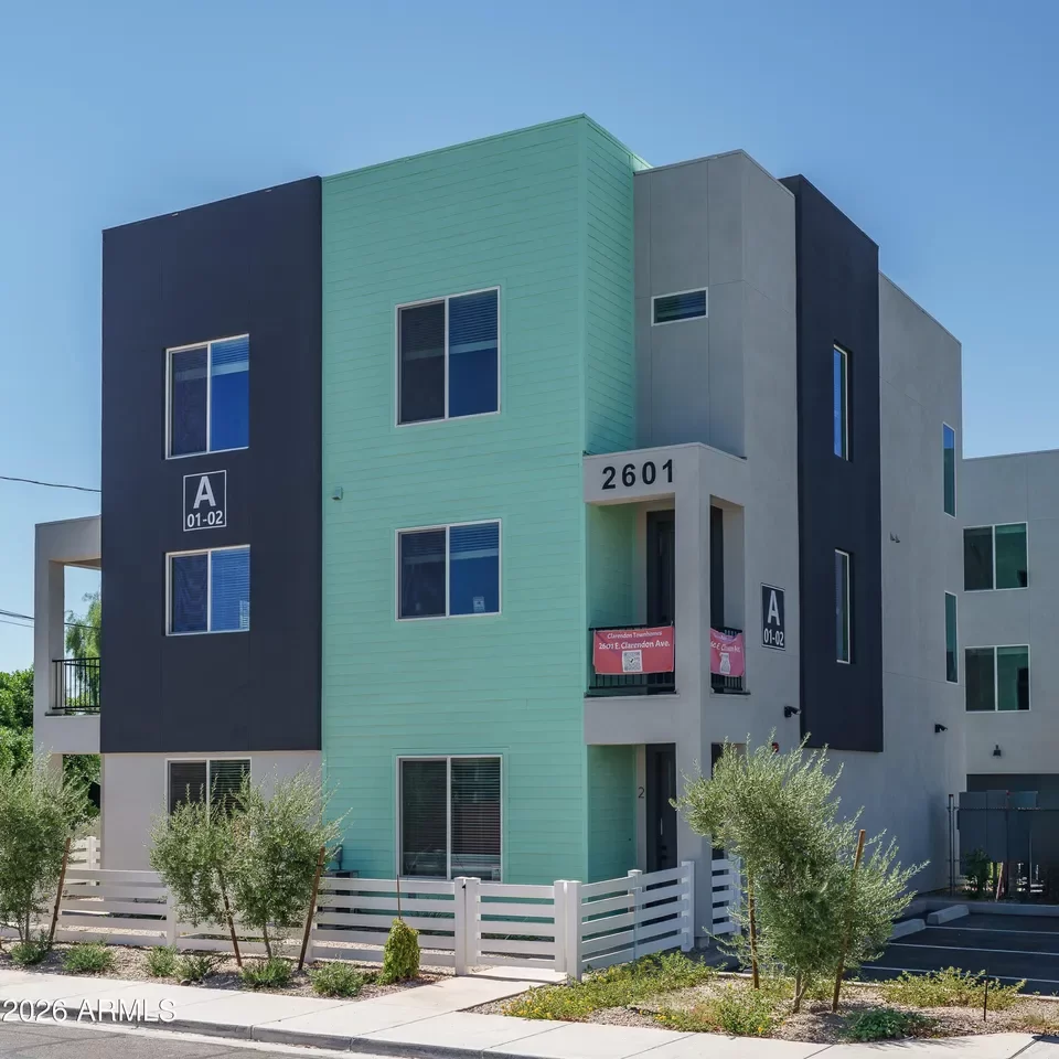 2BR Townhouse for Sale in Phoenix, AZ