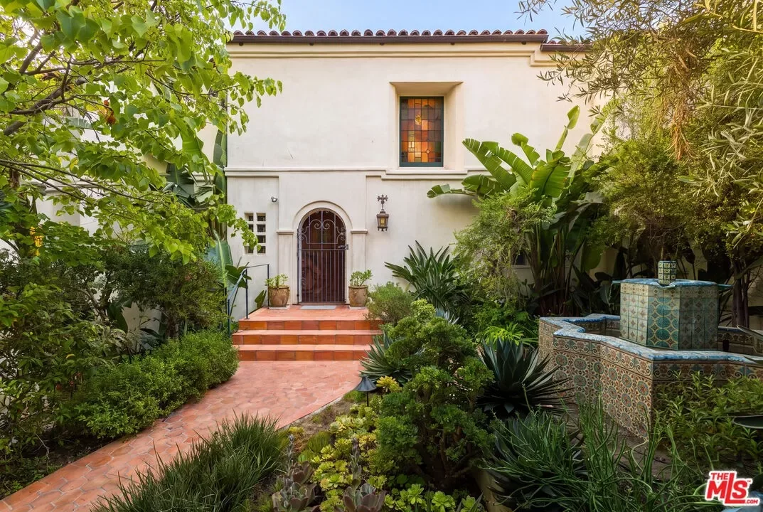 4BR House for Sale in Los Angeles, CA