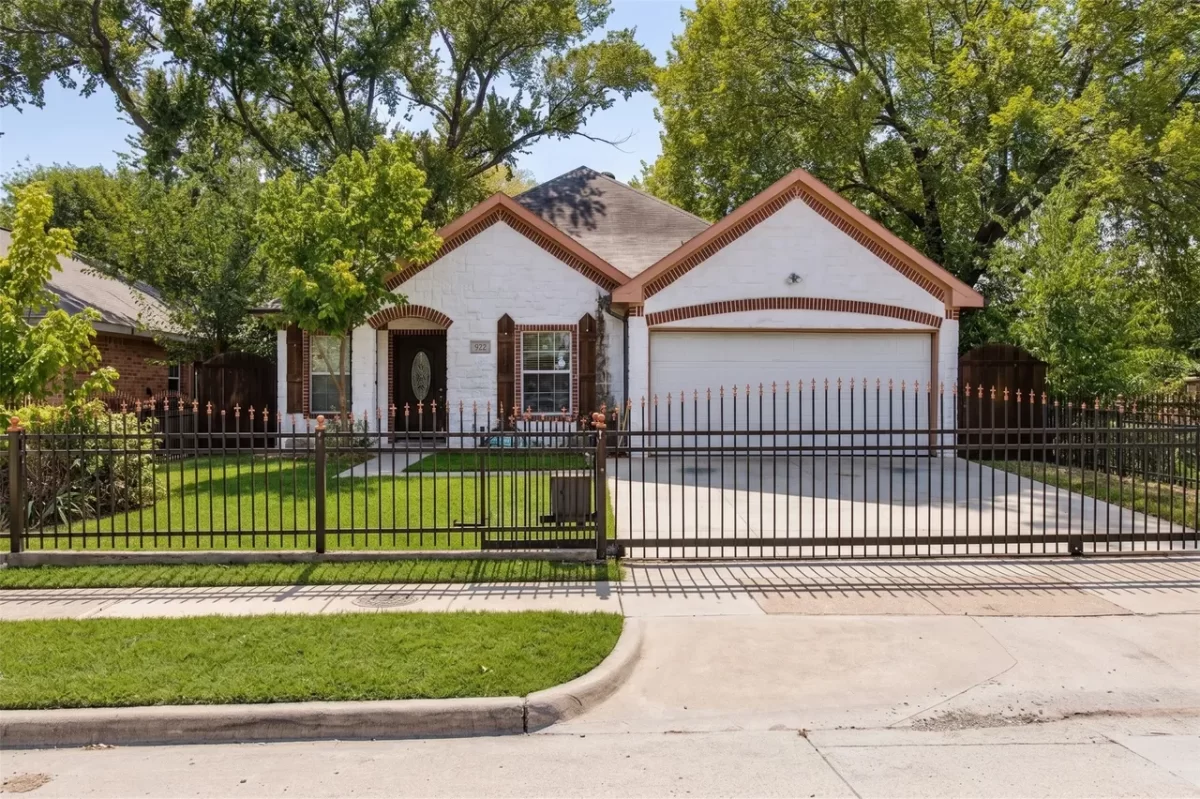 4BR House for Sale in Dallas, TX