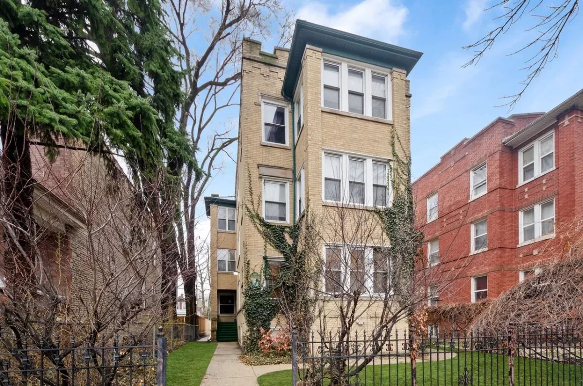 2BR Condo for Sale in Chicago, IL