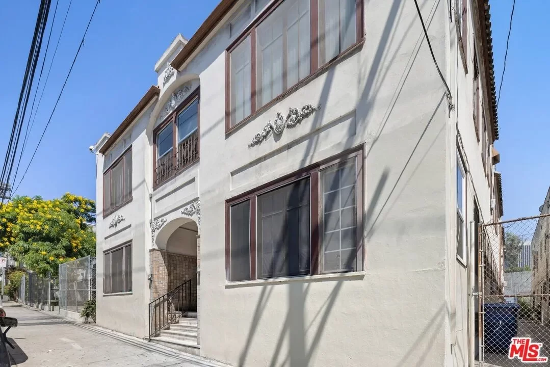 4BR Multi-Family for Sale in Los Angeles, CA