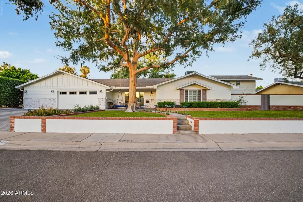 4BR House for Sale in Phoenix, AZ