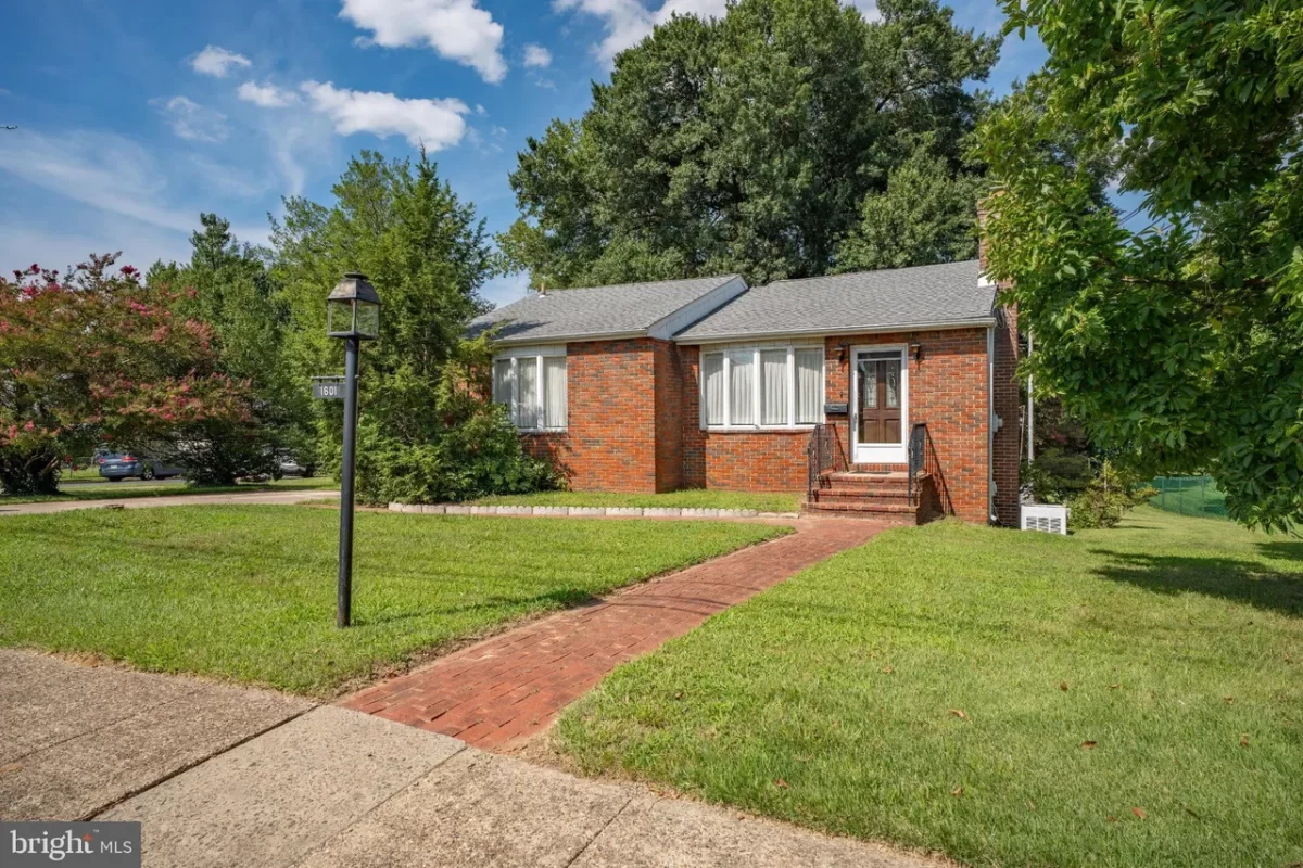 2BR House for Sale in Gloucester City, NJ