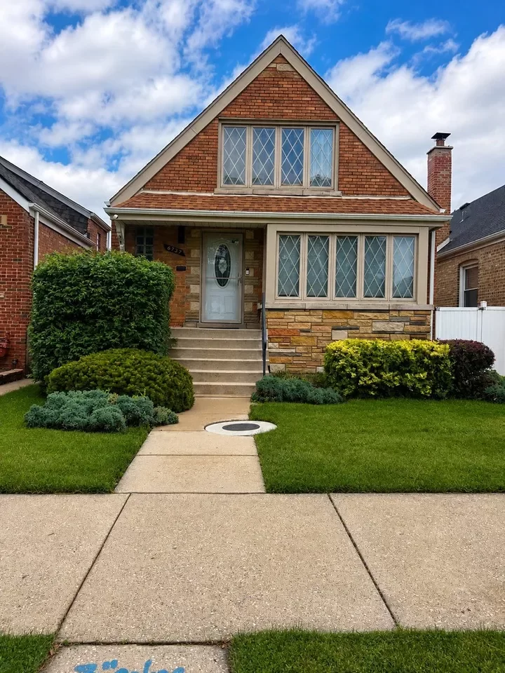 3BR House for Sale in Chicago, IL