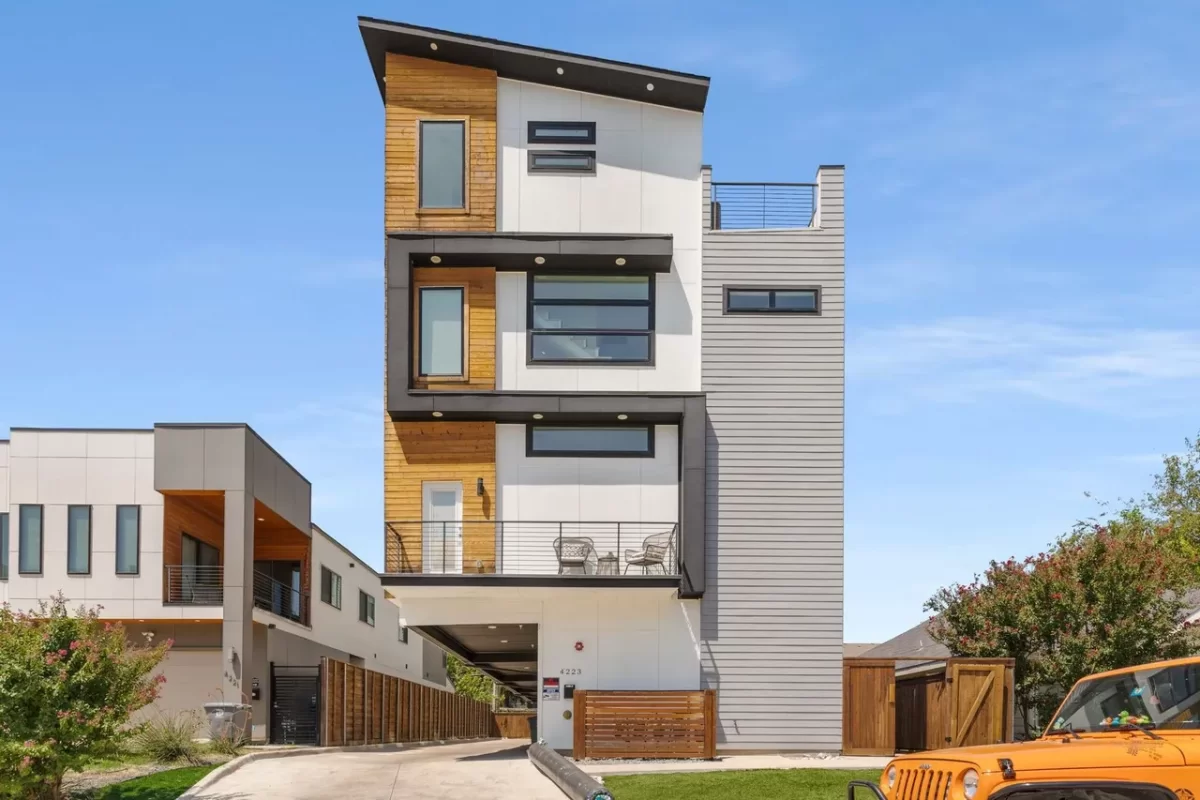 9BR Multi-Family for Sale in Dallas, TX
