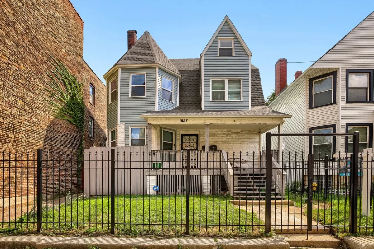 8BR Multi-Family for Sale in Chicago, IL