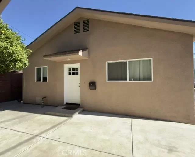 2BR House for Rent in Los Angeles, CA