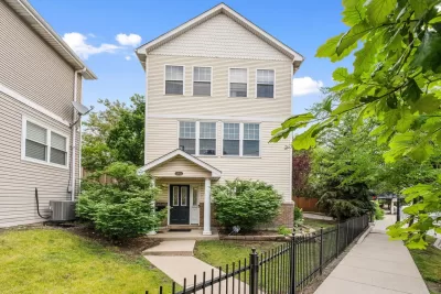 4BR House for Sale in Chicago, IL
