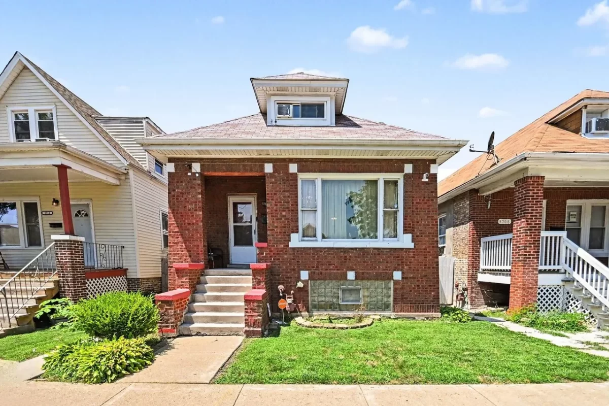 3BR House for Sale in Chicago, IL
