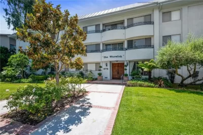 Condo for Sale in Pasadena, CA