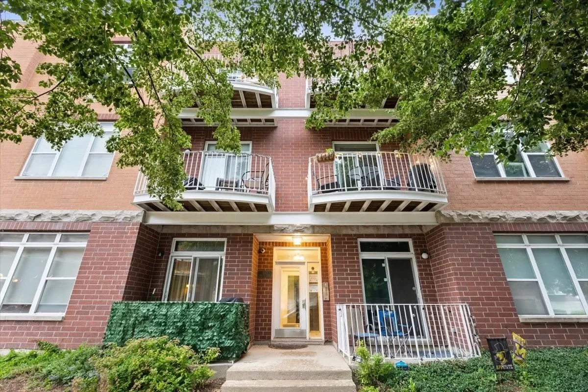 2BR Condo for Sale in Chicago, IL