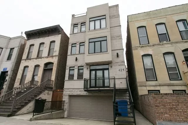 2BR House for Rent in Chicago, IL
