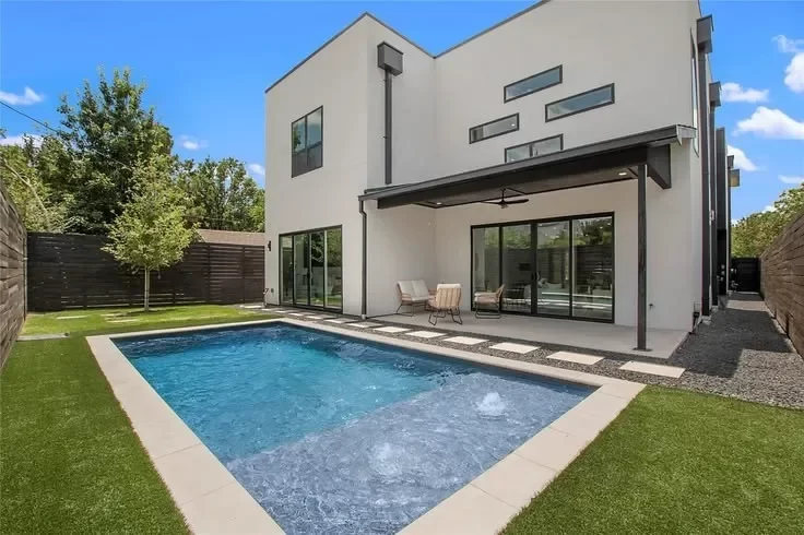 6BR House for Sale in Dallas, TX