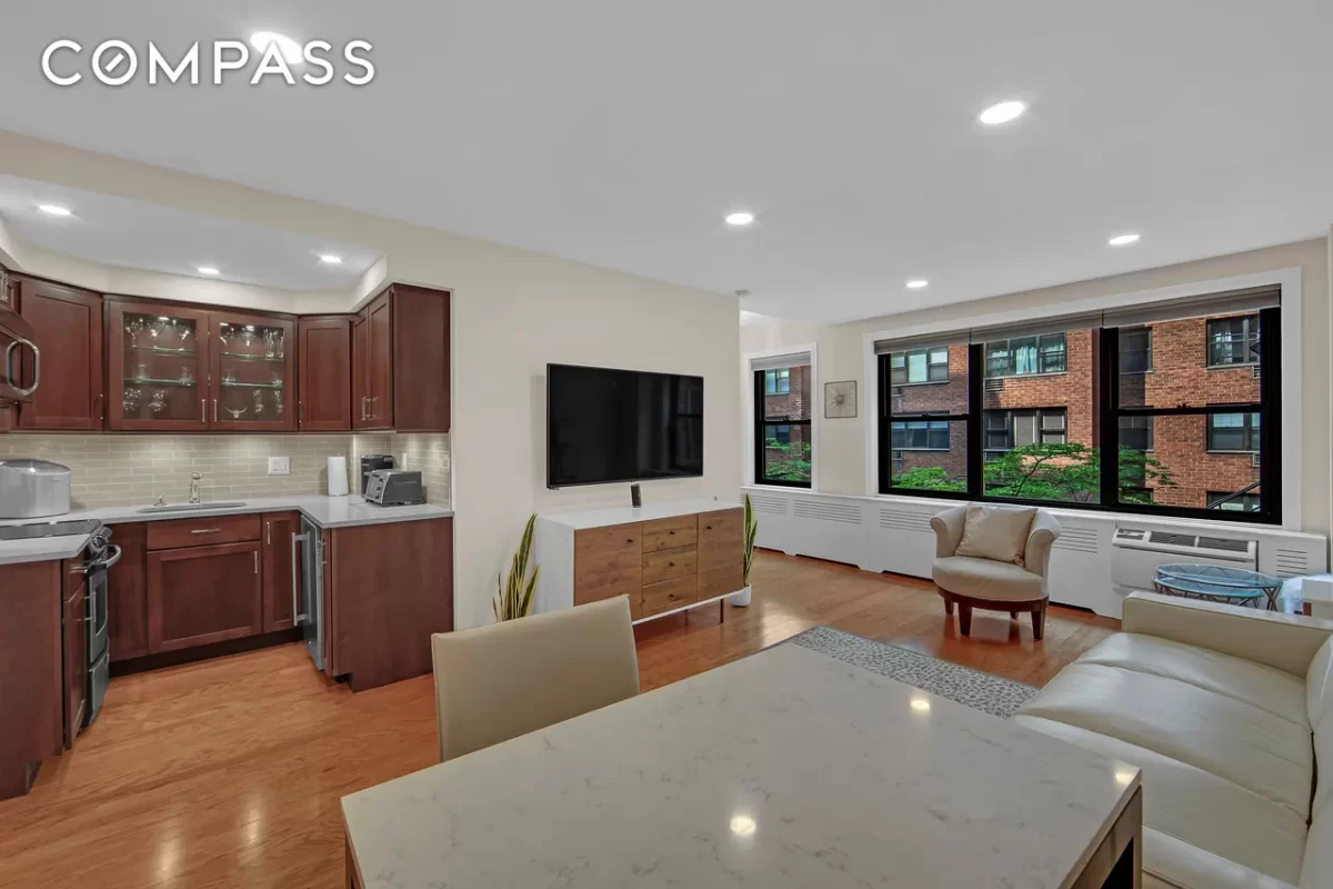 Condo for Sale in Manhattan, NY