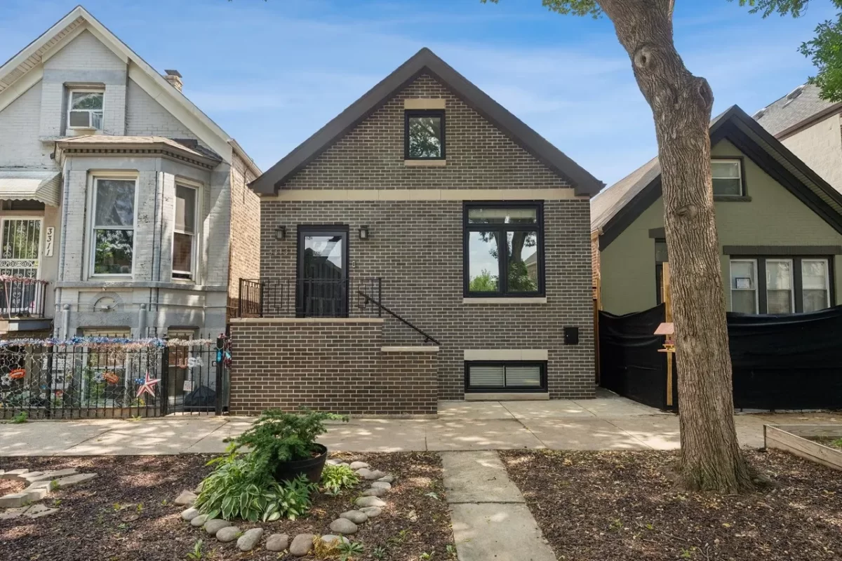 5BR House for Sale in Chicago, IL