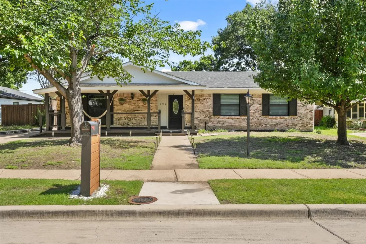 4BR House for Sale in Dallas, TX