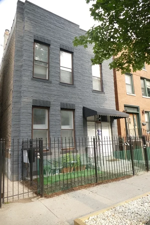 2BR House for Rent in Chicago, IL
