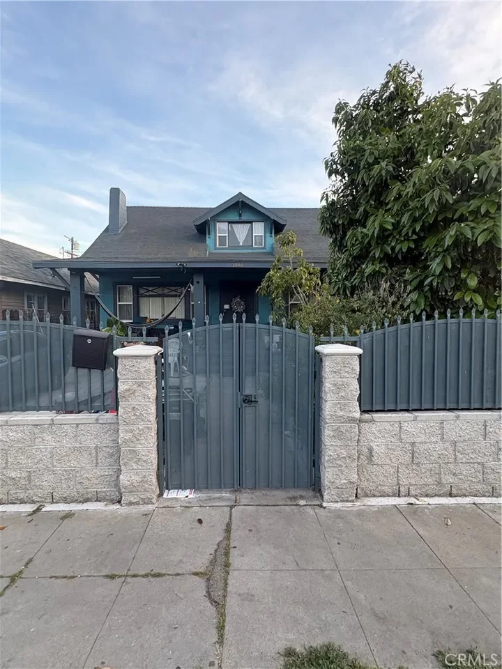5BR House for Sale in Los Angeles, CA