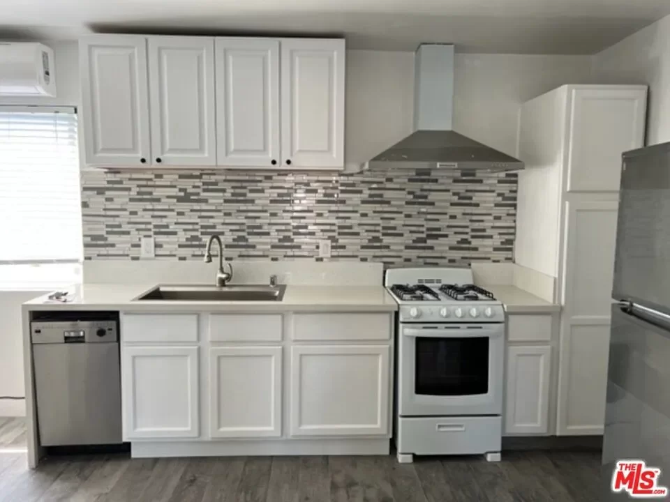 2BR Townhouse for Rent in Los Angeles, CA