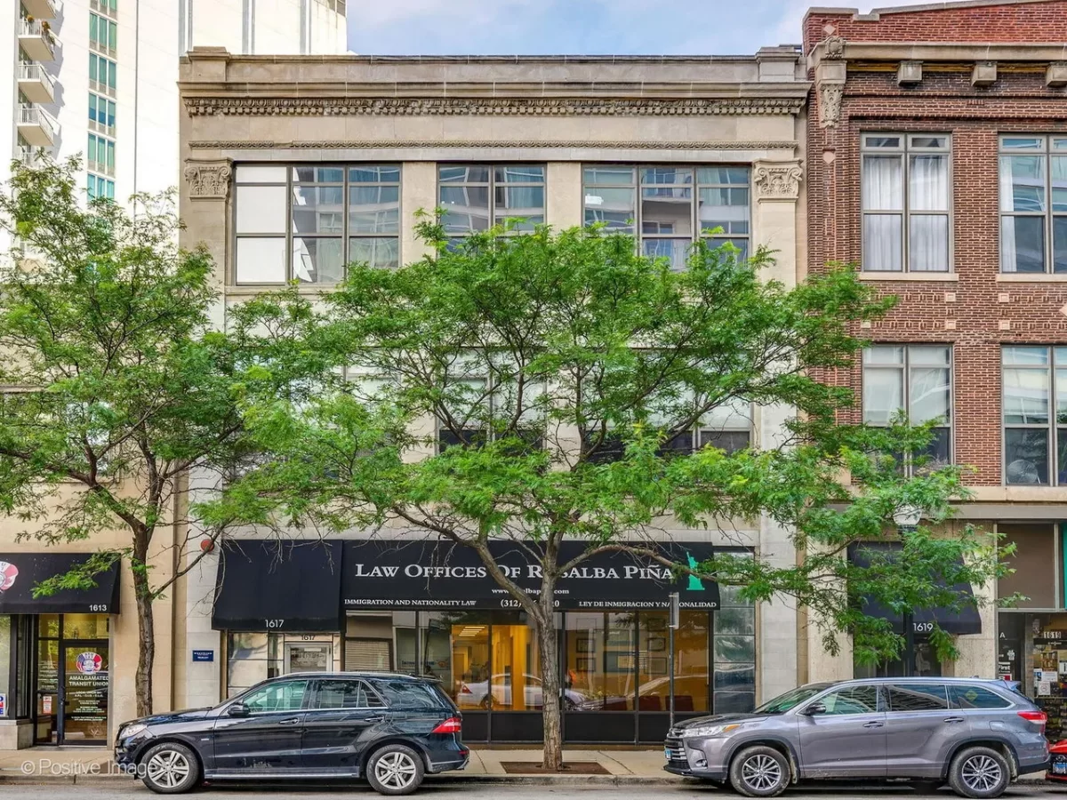 2BR Condo for Sale in Chicago, IL