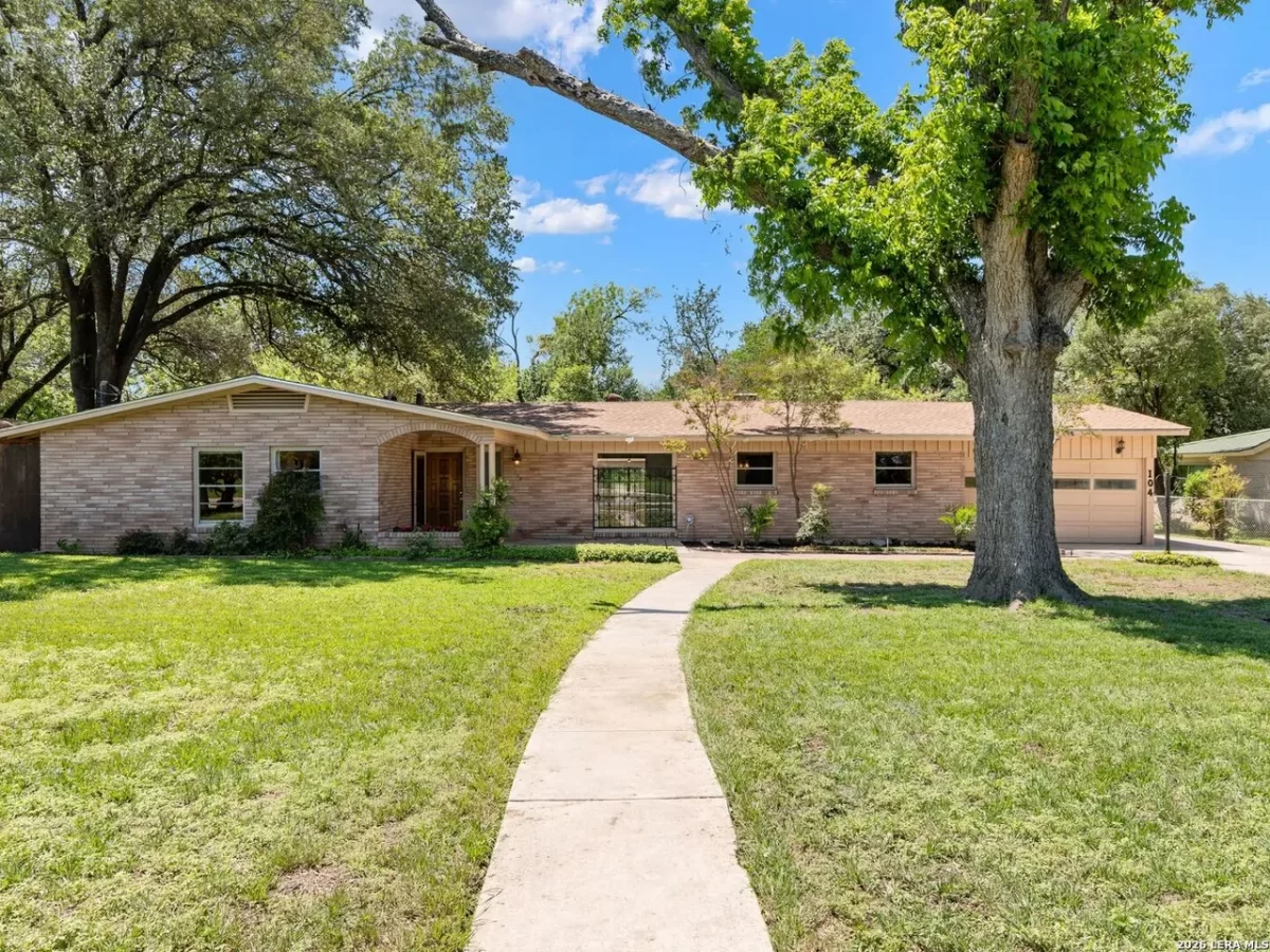 3BR House for Sale in Castle Hills, TX