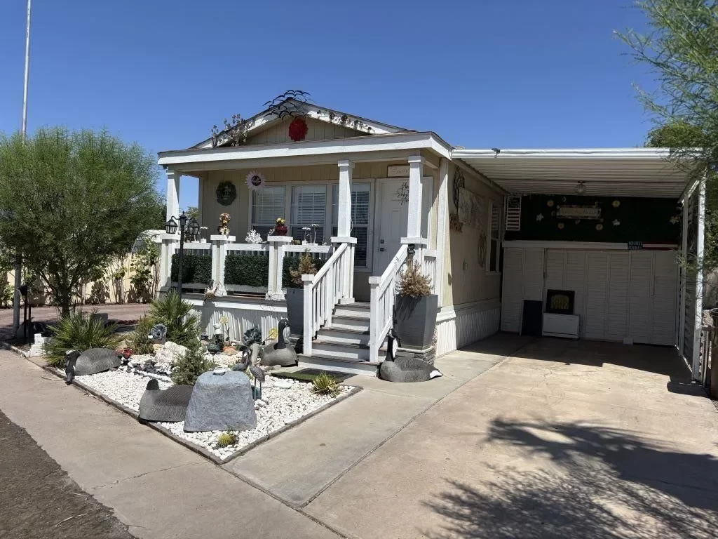 2BR Mobile Home for Sale in Glendale, AZ