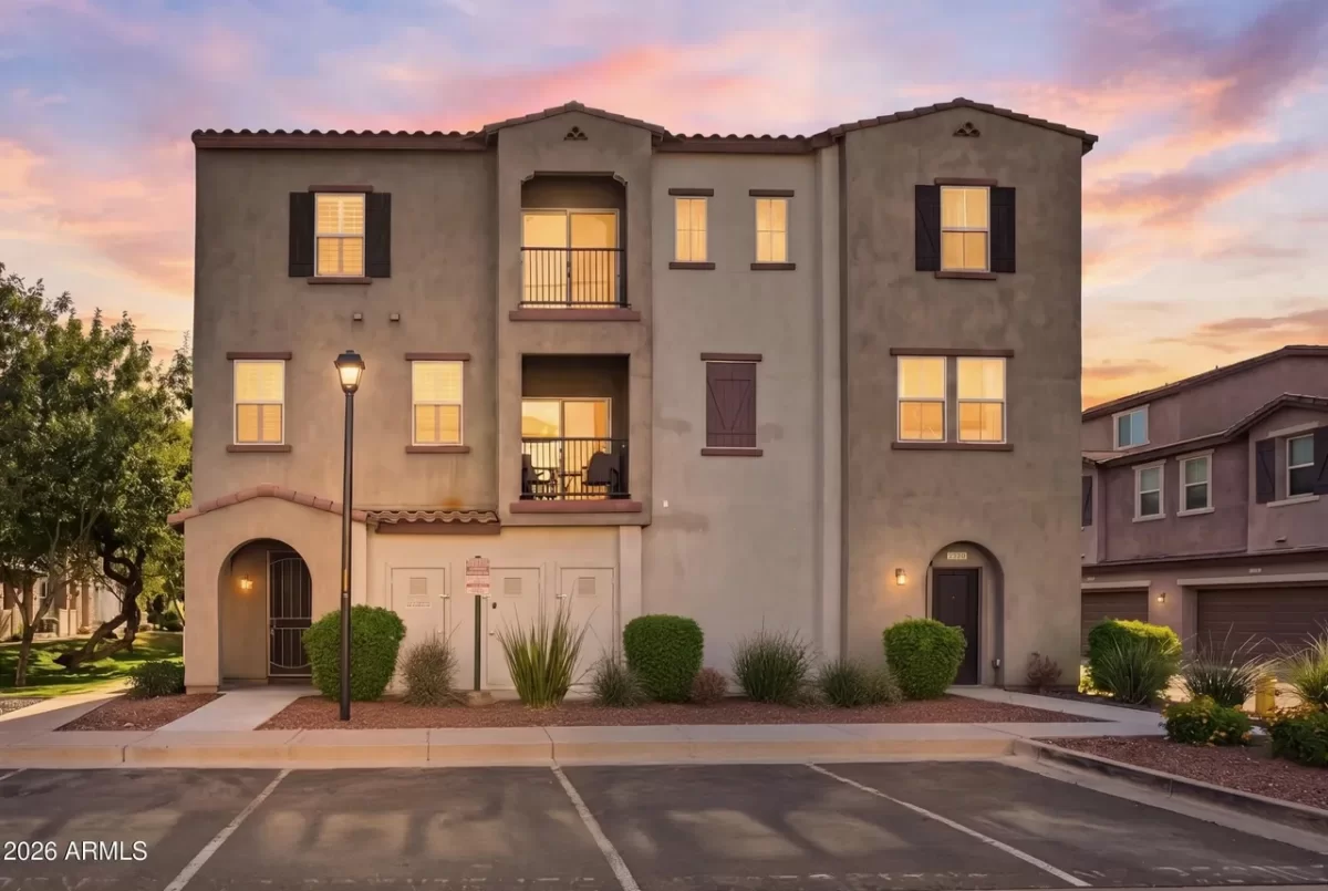 2BR Townhouse for Sale in Phoenix, AZ