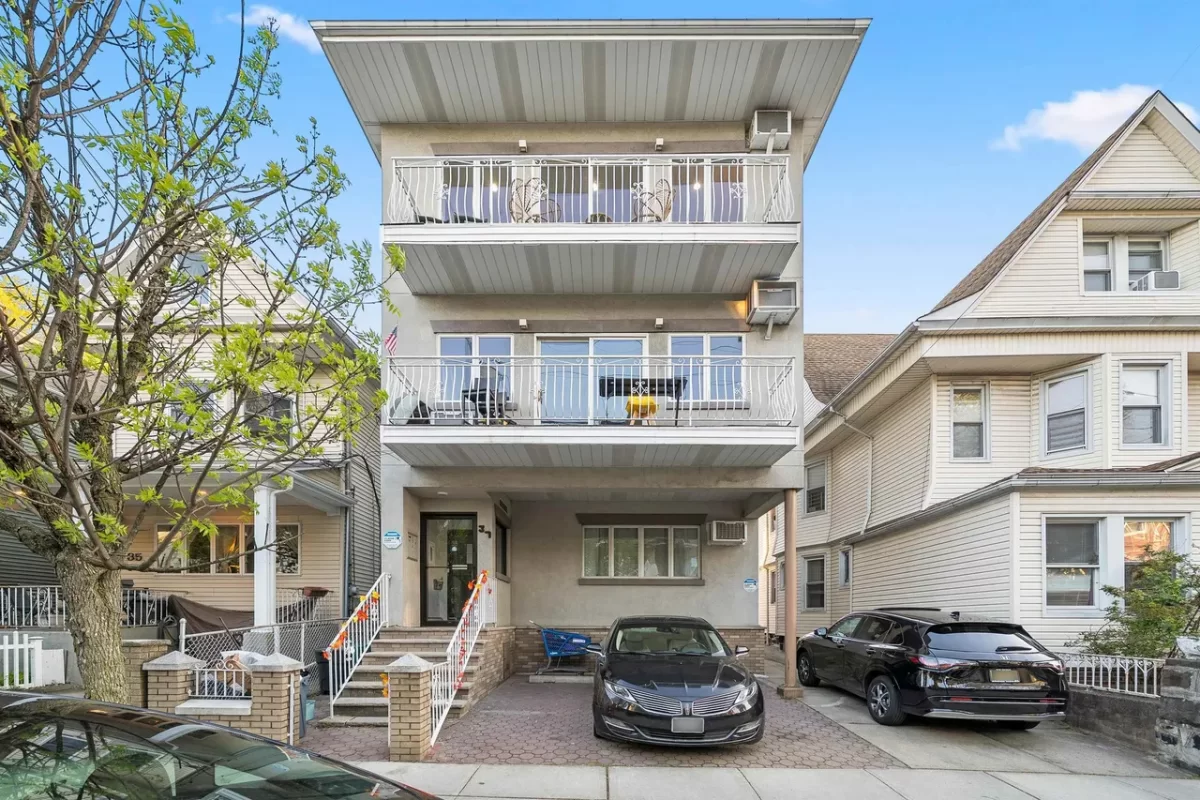 6BR Multi-Family for Sale in Weehawken, NJ