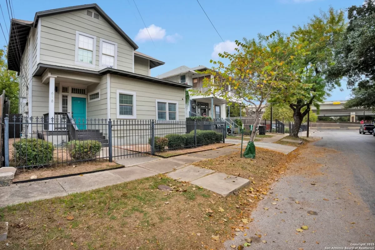 2BR House for Rent in San Antonio, TX