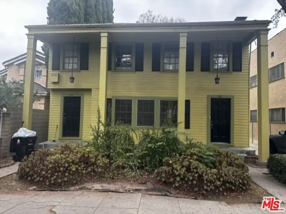 4BR Multi-Family for Sale in Los Angeles, CA