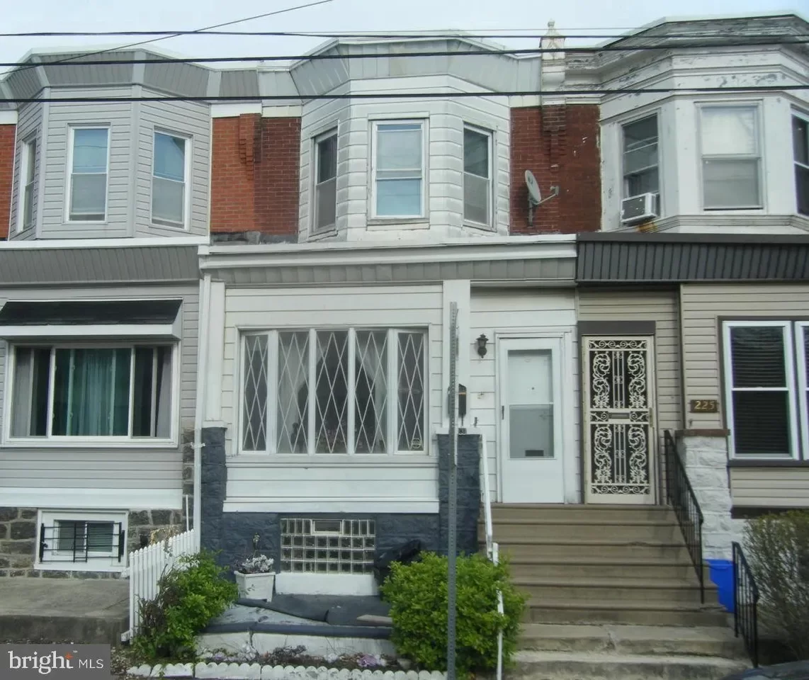 9BR Townhouse for Sale in Philadelphia, PA