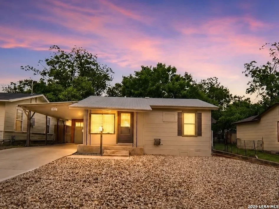 2BR House for Sale in San Antonio, TX