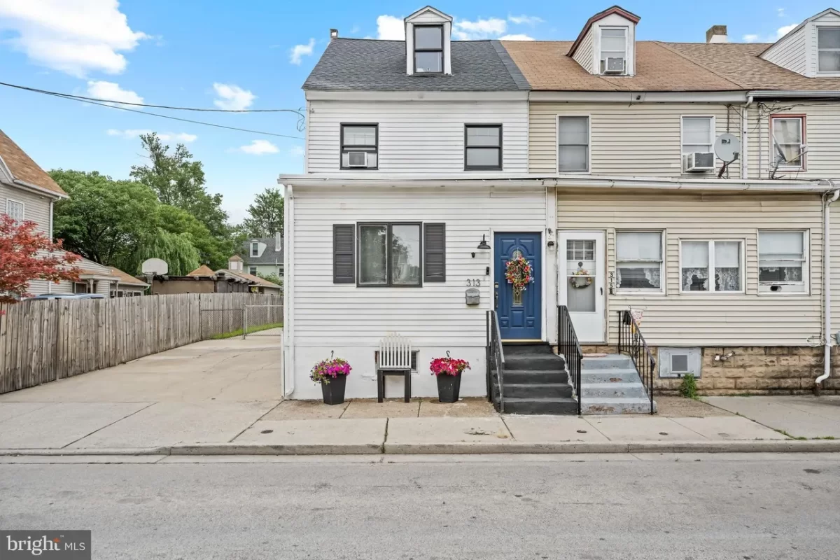 3BR Townhouse for Sale in Gloucester City, NJ